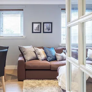 The Rock View Old Town 2-bedroom Terrace Lift Parking Apartment